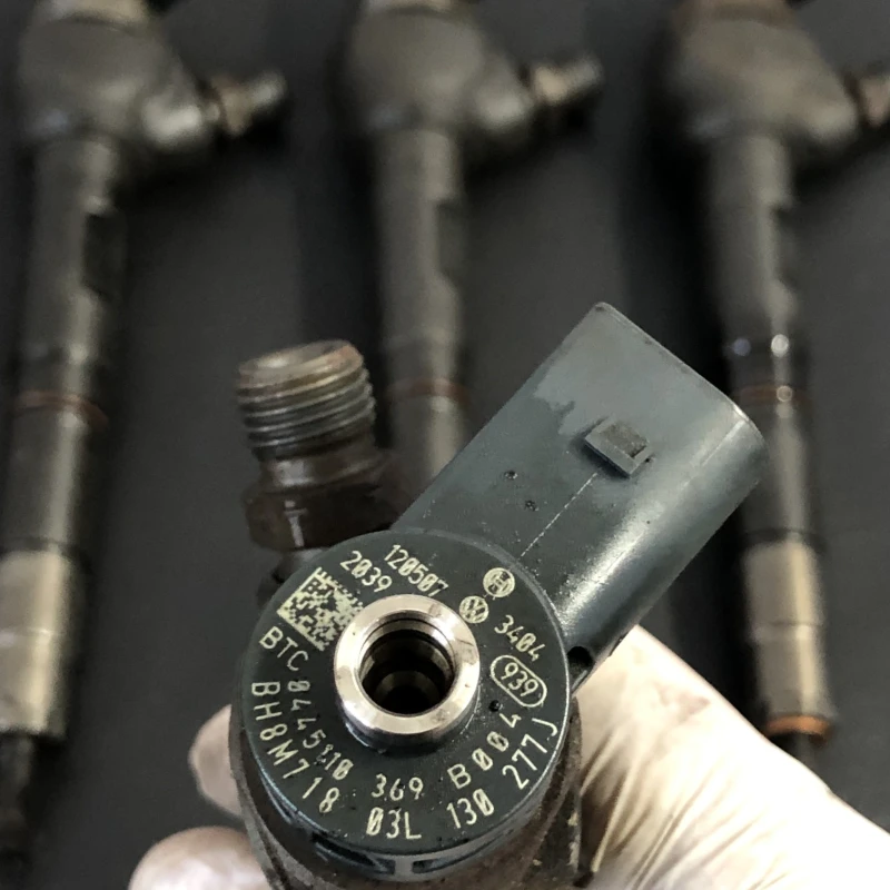 Injector / Volkswagen Sharan 7N 2012 / Motor, racire si evacuare
