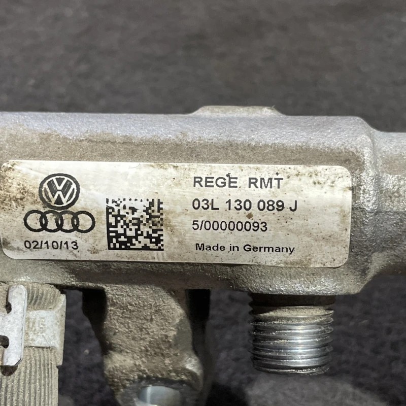 Rampa injectoare cu senzor / Audi Q3 8U 2014 / Motor, racire si evacuare