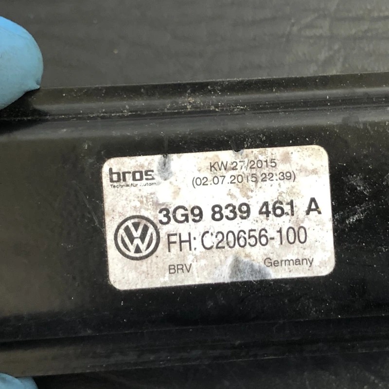 Macara geam stanga spate / Volkswagen Passat B8 2016 / Caroserie, oglinzi si faruri