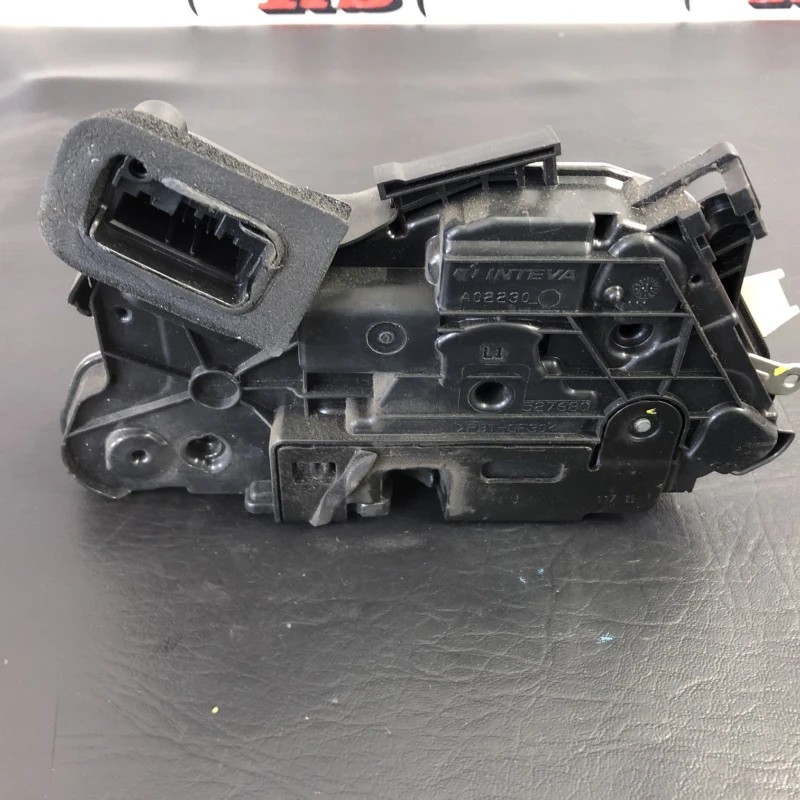 Iala broasca usa stanga fata / Volkswagen Passat B8 2016 / Caroserie, oglinzi si faruri
