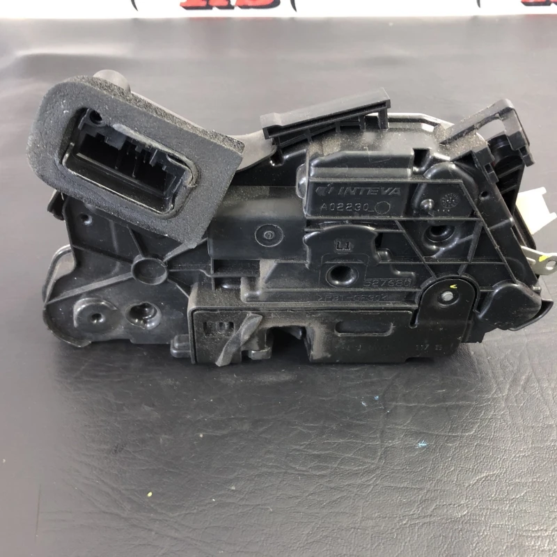 Iala broasca usa stanga fata / Volkswagen Passat B8 2016 / Caroserie, oglinzi si faruri