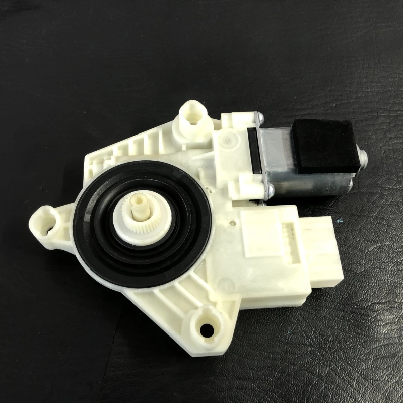 Motoras geam dreapta spate / Volkswagen Passat B8 2016 / Audio si electronice