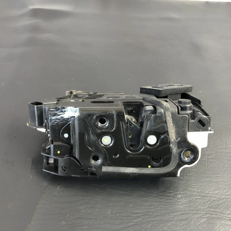 Iala broasca usa dreapta spate / Volkswagen Passat B8 2016 / Caroserie, oglinzi si faruri