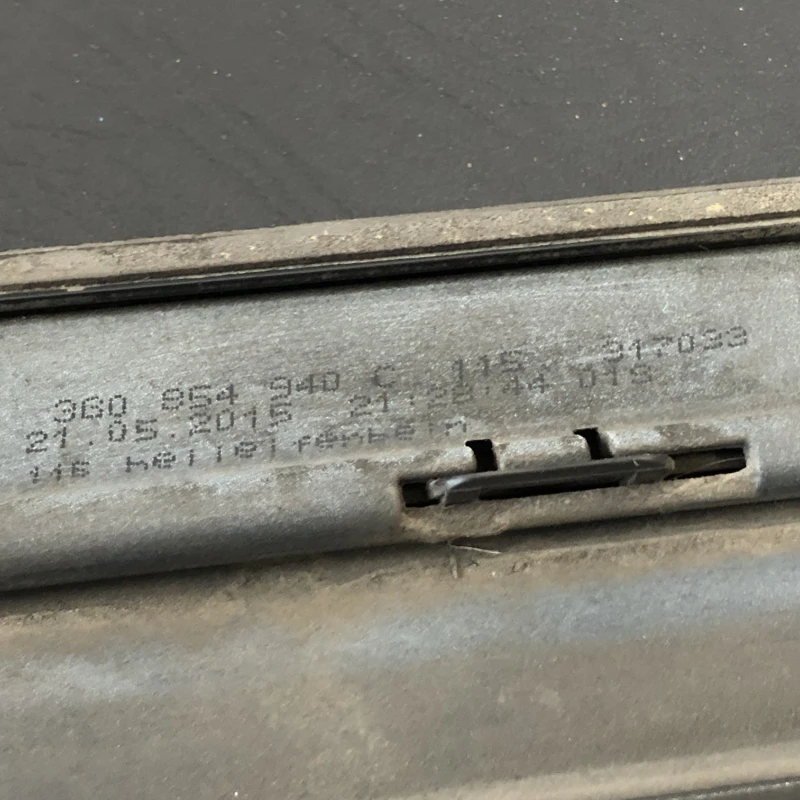 Bandou usa dreapta fata / Volkswagen Passat B8 2016 / Caroserie, oglinzi si faruri
