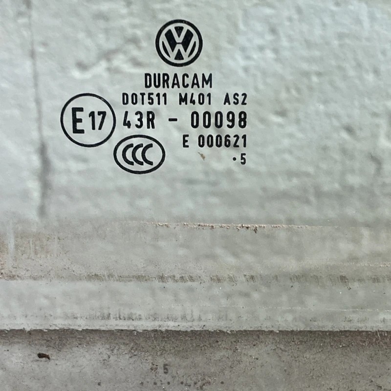 Geam dreapta fata / Volkswagen Passat B8 2016 / Caroserie, oglinzi si faruri