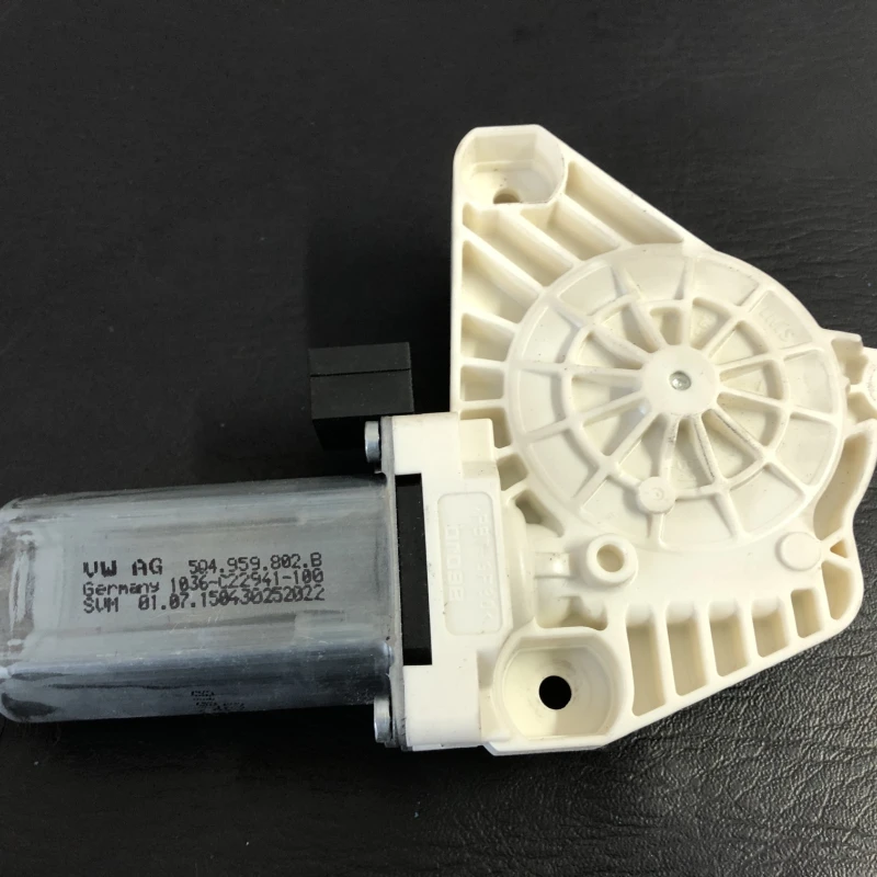Motoras geam dreapta fata Volkswagen 