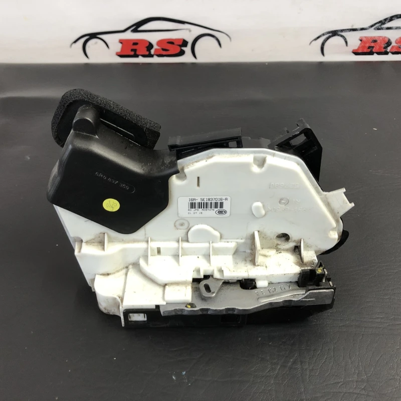 Iala broasca usa dreapta fata Volkswagen 
