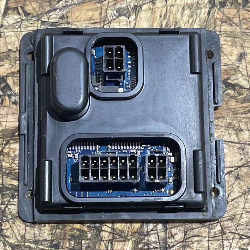 Modul AFS / Volkswagen Passat B6 2010 / Caroserie, oglinzi si faruri