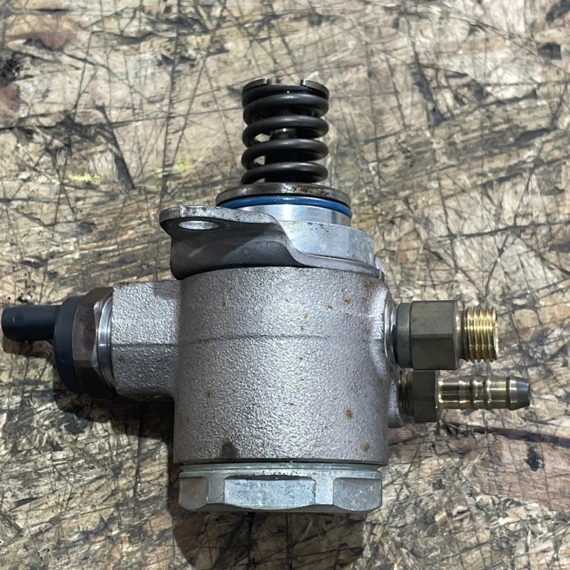 Pompa injectie Volkswagen Passat B7 2011