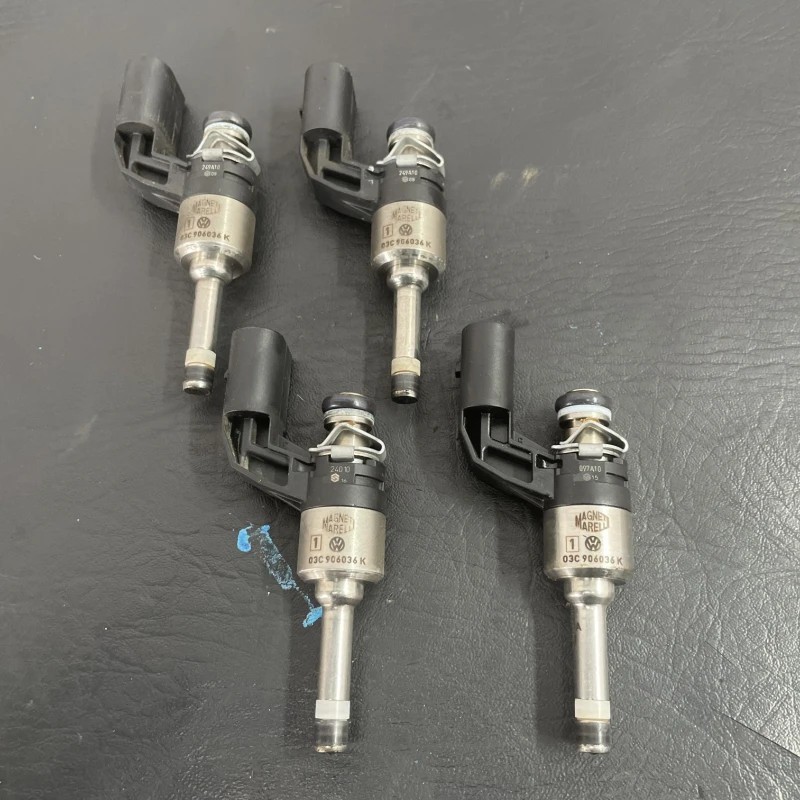 Injector Volkswagen Passat B7 2011