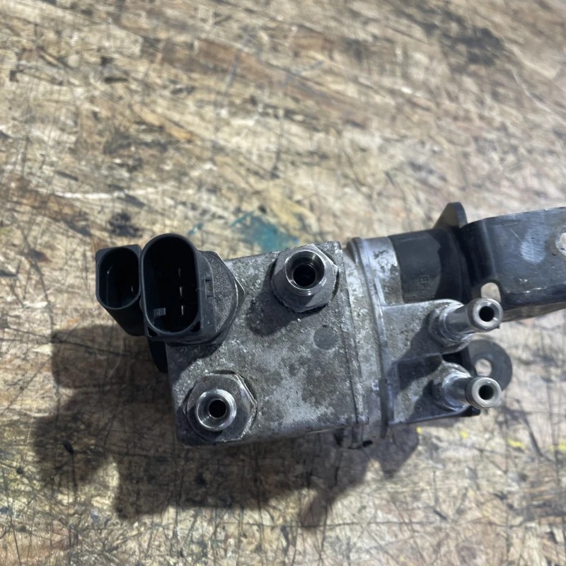 Regulator presiune gaze Volkswagen Passat B7 2011