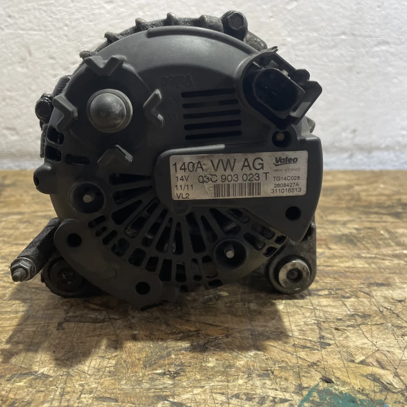 Alternator / Volkswagen Passat B7 2011 / Motor, racire si evacuare