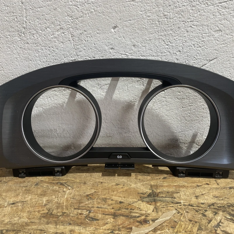 Ornament trim ceas bord / Volkswagen Golf MK7 2014 / Interior