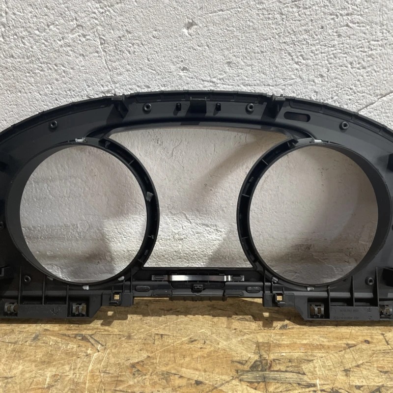 Ornament trim ceas bord / Volkswagen Golf MK7 2014 / Interior