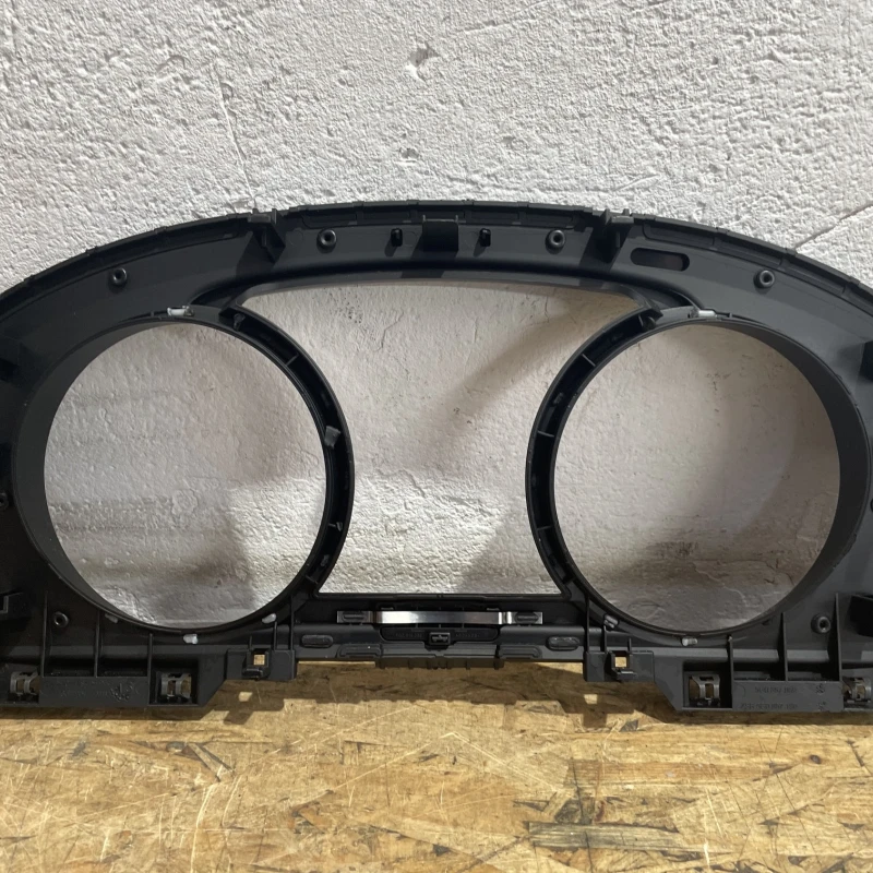 Ornament trim ceas bord / Volkswagen Golf MK7 2014 / Interior