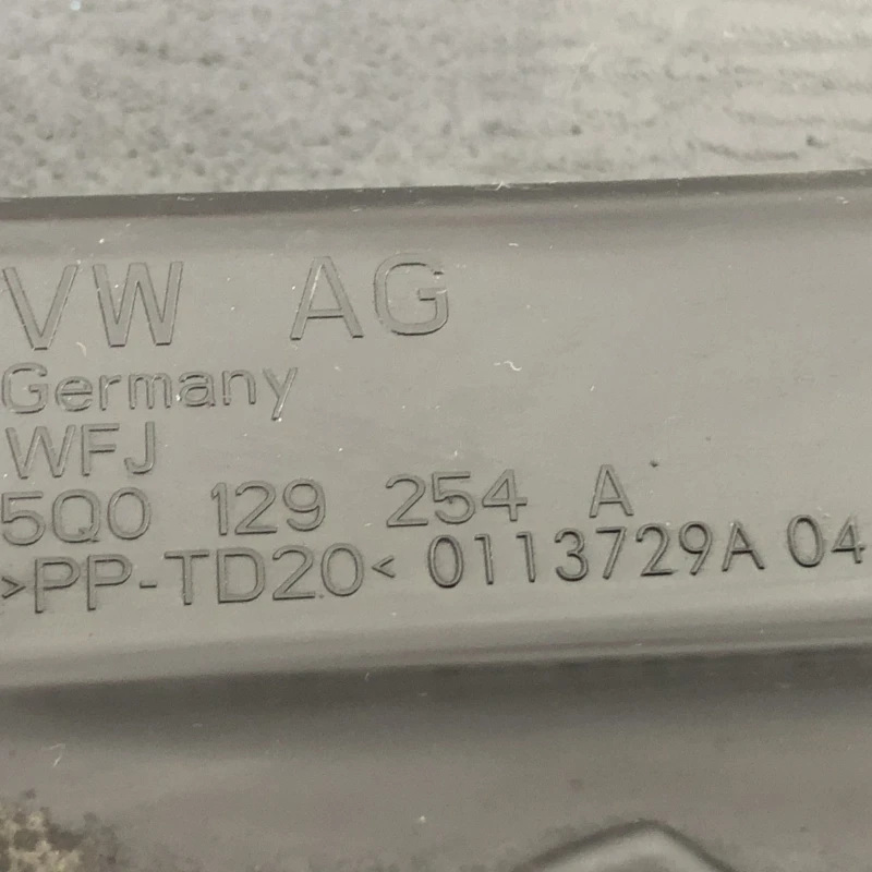 Deflector priza aer / Volkswagen Golf MK7 2014 / Caroserie, oglinzi si faruri