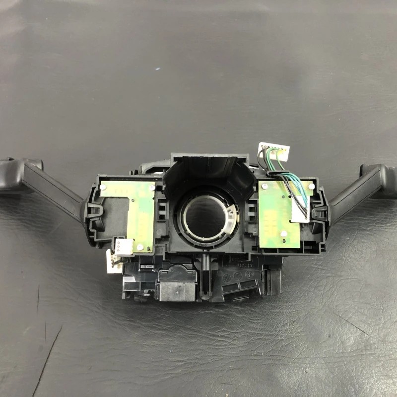 Spira volan cu manete / Volkswagen Golf MK7 2014 / Audio si electronice