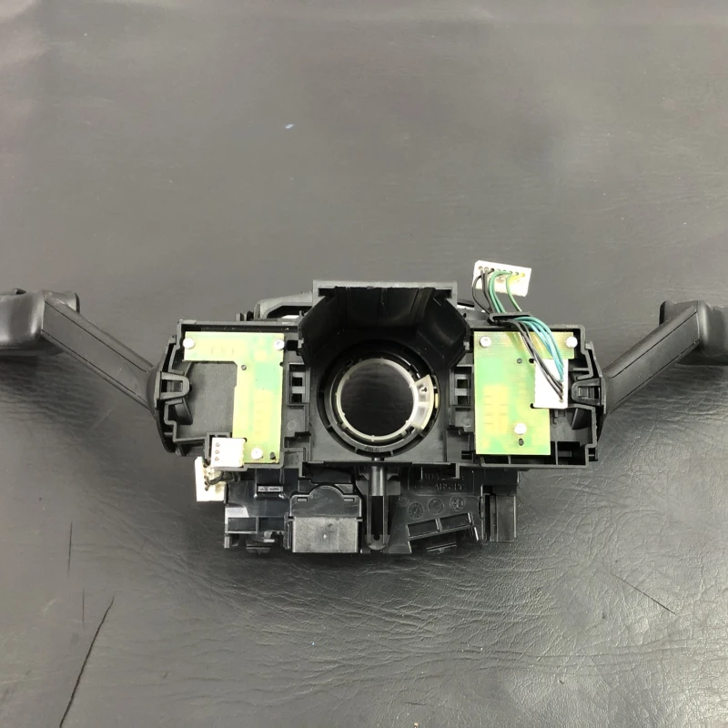 Spira volan cu manete / Volkswagen Golf MK7 2014 / Audio si electronice