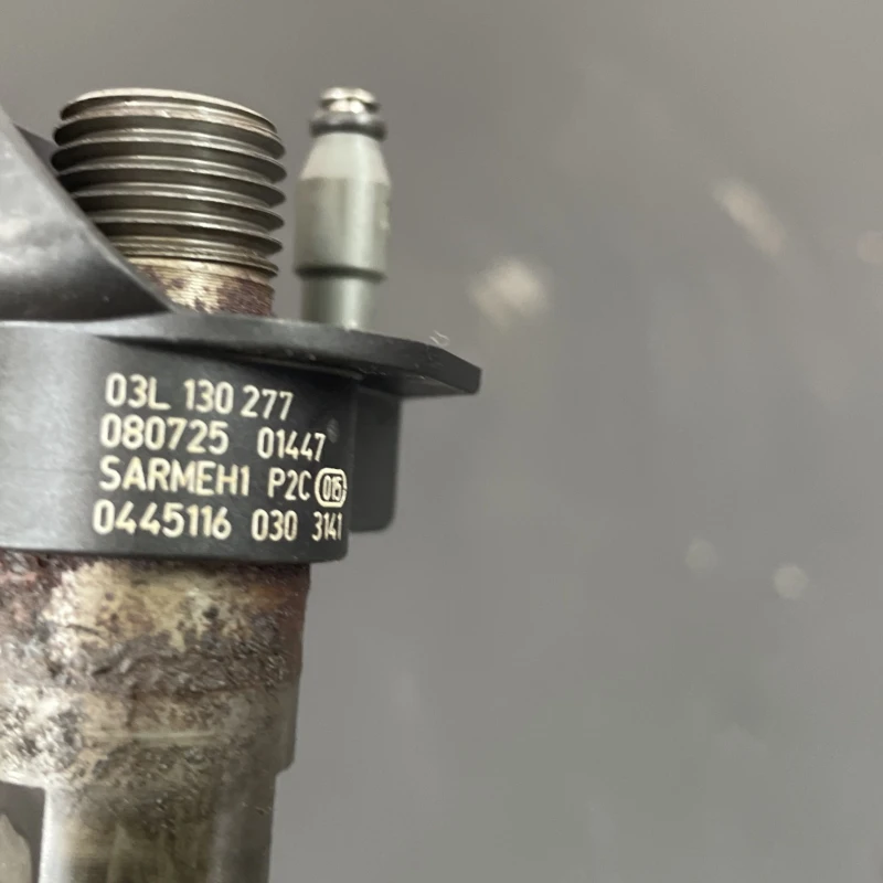 Injector / Volkswagen Passat B6 2009 / Motor, racire si evacuare