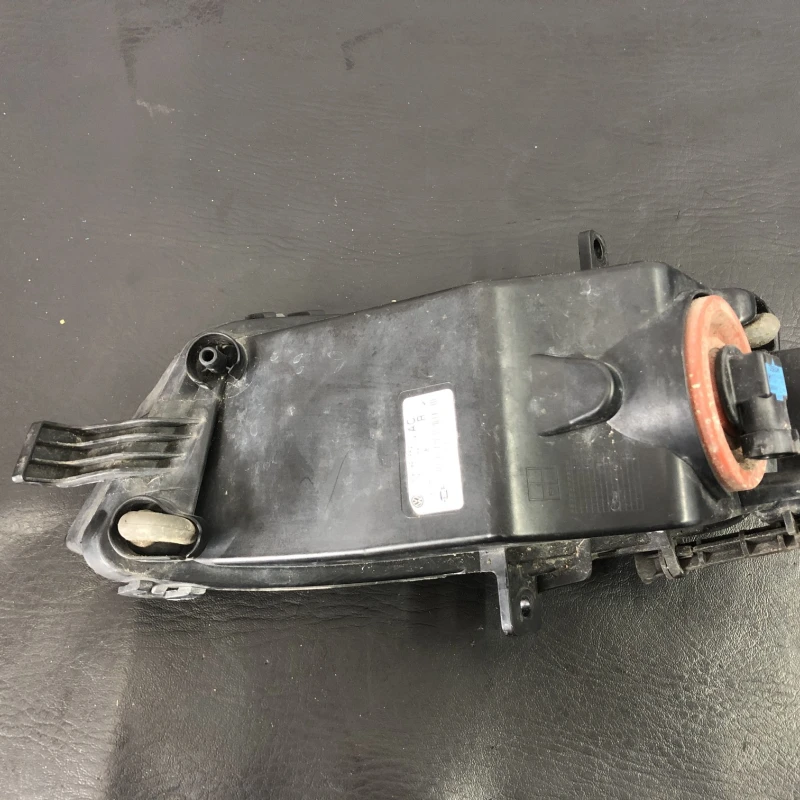 Proiector dreapta / Volkswagen Golf MK7 2014 / Caroserie, oglinzi si faruri
