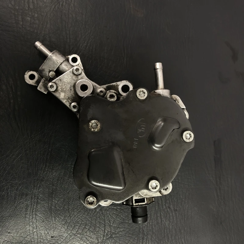 Pompa vaccum tandem motorina / Volkswagen Passat B6 2008 / Motor, racire si evacuare