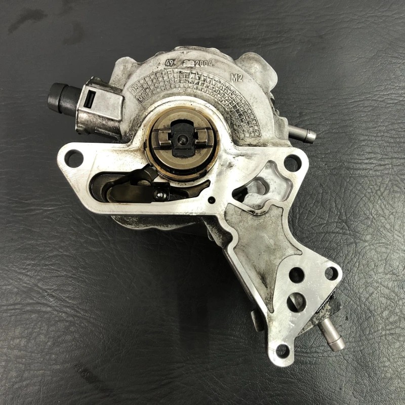 Pompa vaccum tandem motorina / Volkswagen Passat B6 2008 / Motor, racire si evacuare