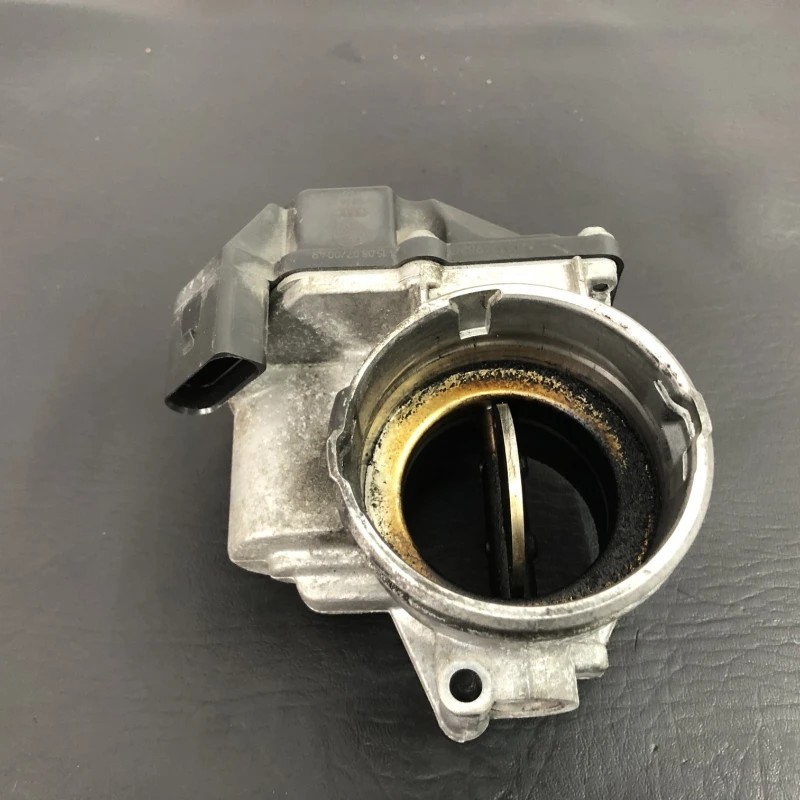 Clapeta de acceleratie / Volkswagen Passat B6 2008 / Motor, racire si evacuare