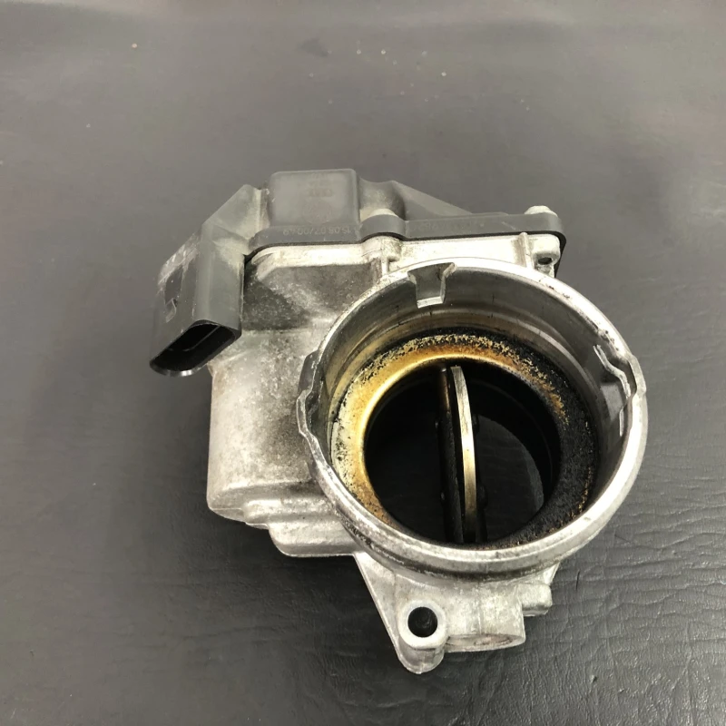 Clapeta de acceleratie / Volkswagen Passat B6 2008 / Motor, racire si evacuare
