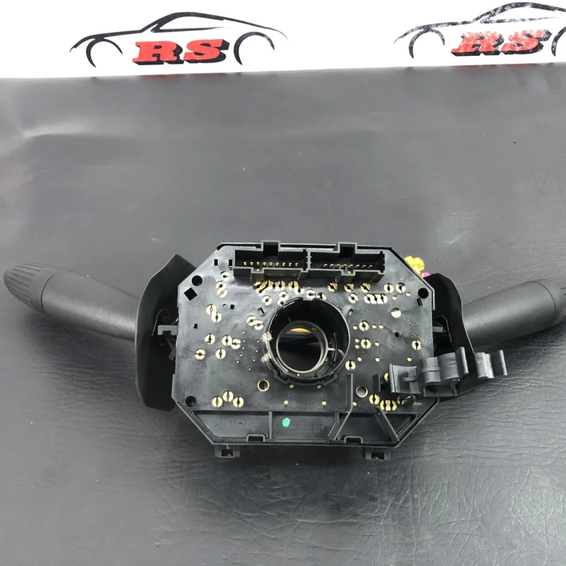 Spira volan cu manete / Fiat 500 Abarth 2009 / Audio si electronice