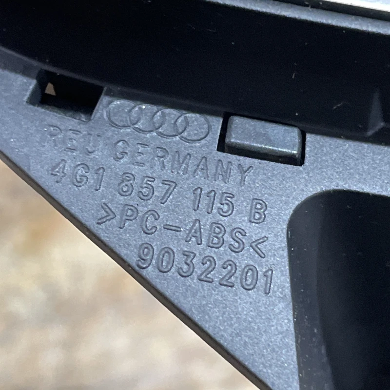Ornament trim ceas bord / Audi A6 C7 2016 / Interior