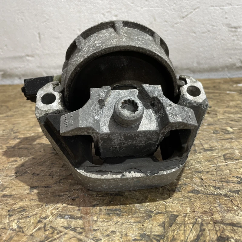 Tampon motor / Volkswagen Passat B6 2009 / Motor, racire si evacuare