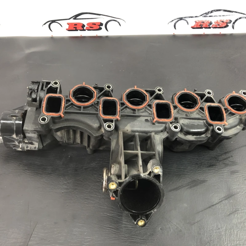 Galerie de admisie / Volkswagen Polo 6R 2011 / Motor, racire si evacuare