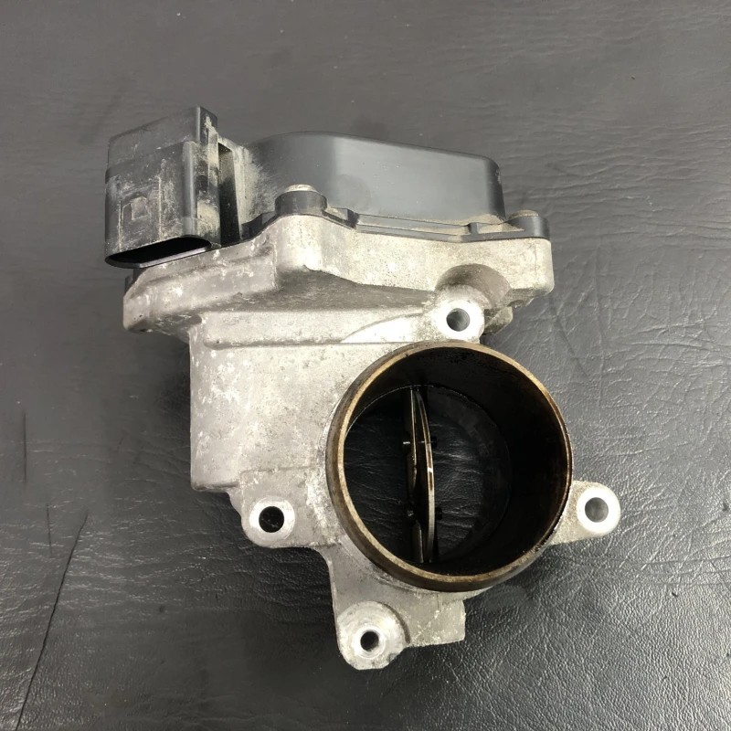 Clapeta de acceleratie / Volkswagen Polo 6R 2011 / Motor, racire si evacuare