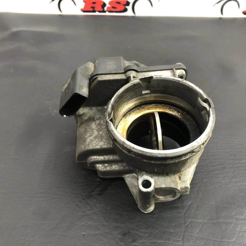 Clapeta de acceleratie / Volkswagen Touran 1T 2008 / Motor, racire si evacuare
