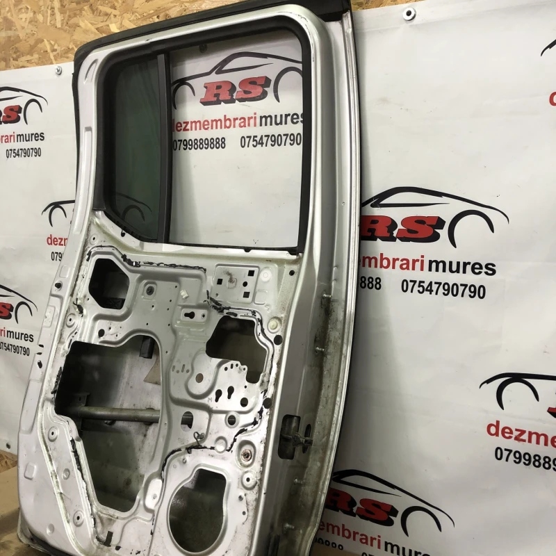 Usa stanga spate / Nissan Navara D40 2011 / Caroserie, oglinzi si faruri