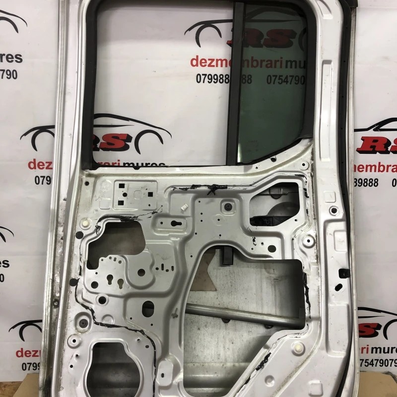 Usa dreapta spate / Nissan Navara D40 2011 / Caroserie, oglinzi si faruri