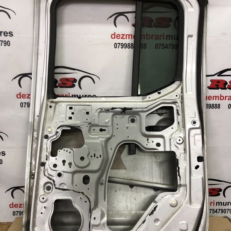 Usa dreapta spate / Nissan Navara D40 2011 / Caroserie, oglinzi si faruri