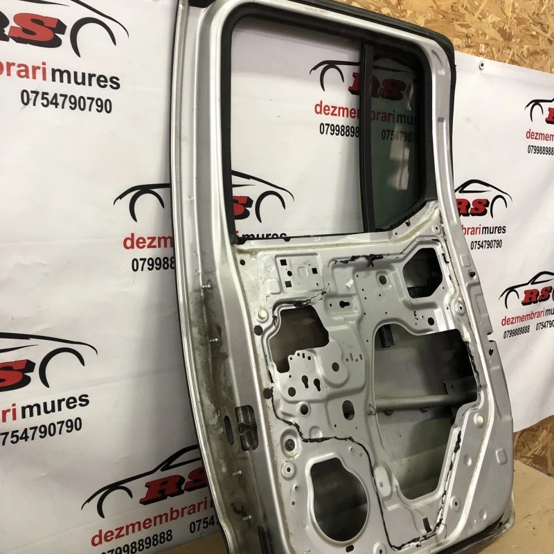 Usa dreapta spate / Nissan Navara D40 2011 / Caroserie, oglinzi si faruri
