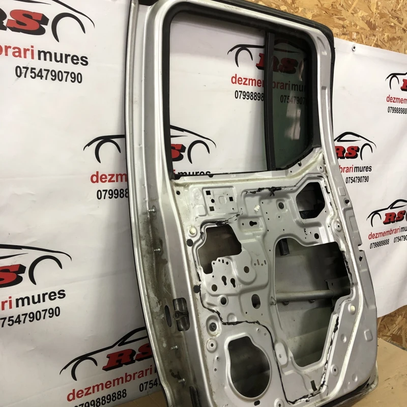 Usa dreapta spate / Nissan Navara D40 2011 / Caroserie, oglinzi si faruri