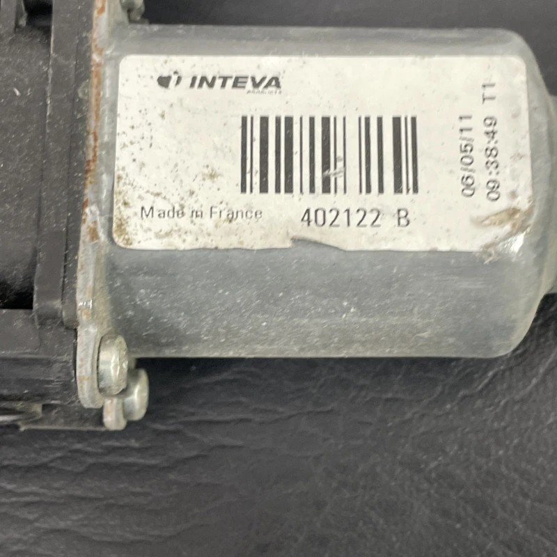 Macara geam dreapta fata / Nissan Navara D40 2011 / Caroserie, oglinzi si faruri