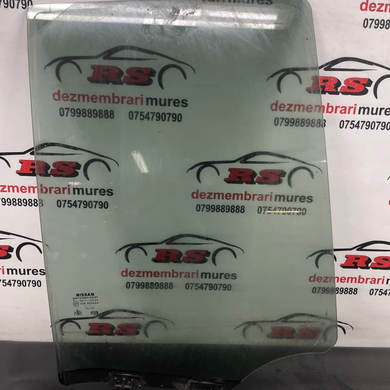 Geam dreapta spate Nissan 