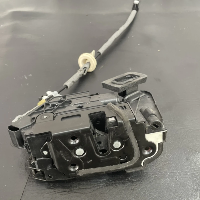 Iala broasca usa dreapta fata / Volkswagen Golf MK7 2014 / Caroserie, oglinzi si faruri