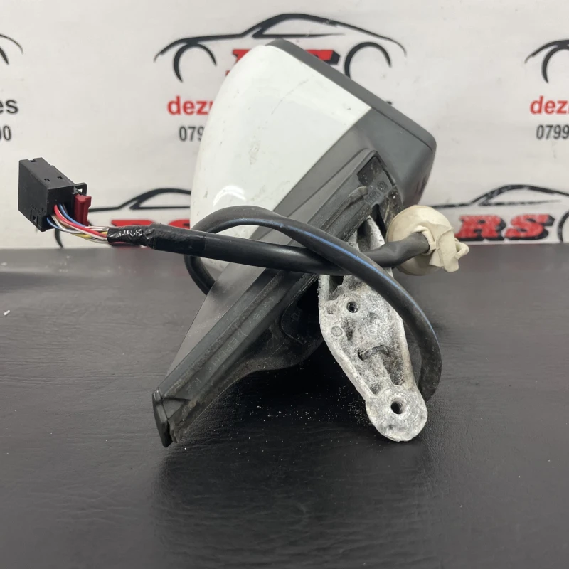 Oglinda dreapta / Volkswagen Golf MK7 2014 / Caroserie, oglinzi si faruri