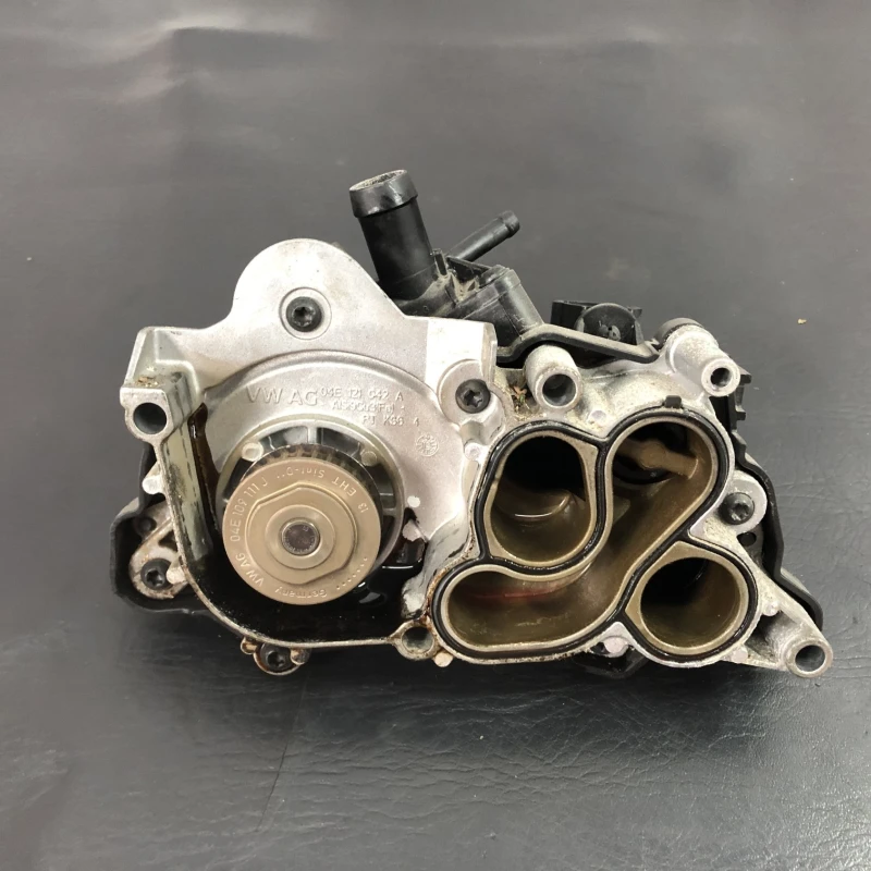 Pompa recirculare apa / Volkswagen Golf MK7 2014 / Motor, racire si evacuare