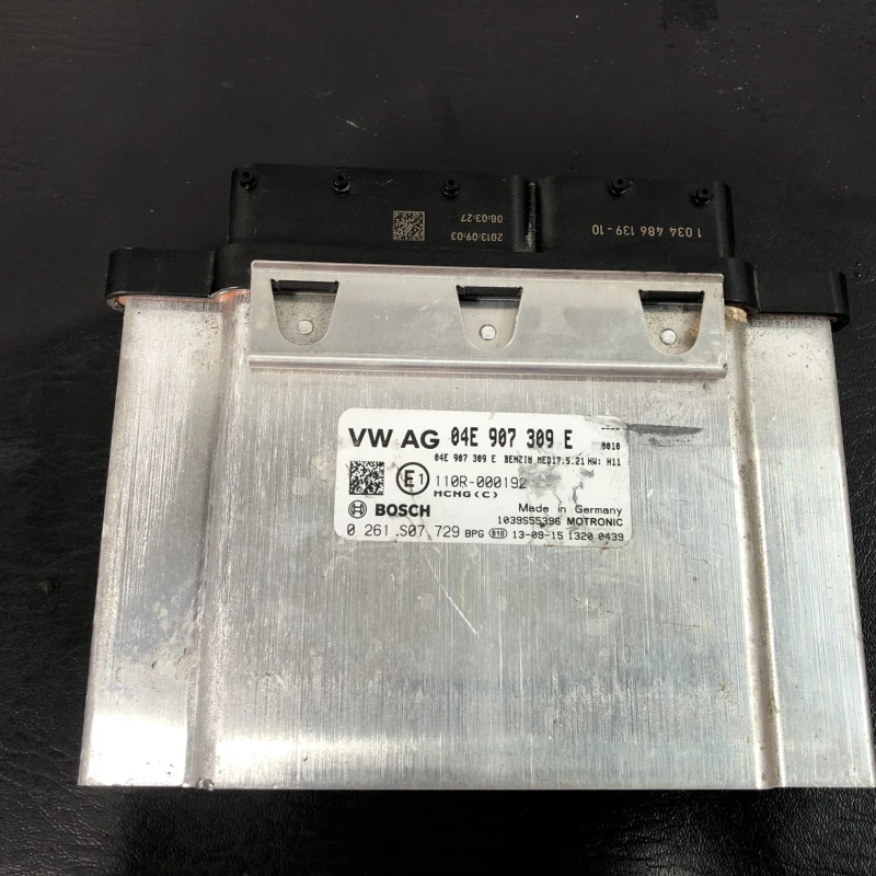 Calculator motor ecu Volkswagen 
