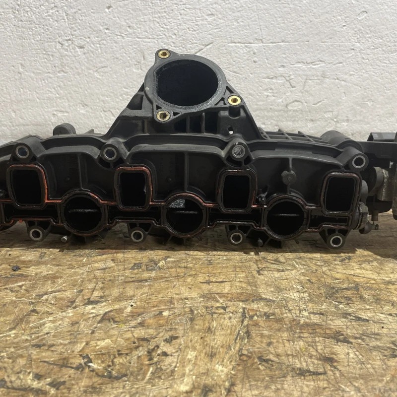 Galerie de admisie / Volkswagen Passat B6 2010 / Motor, racire si evacuare