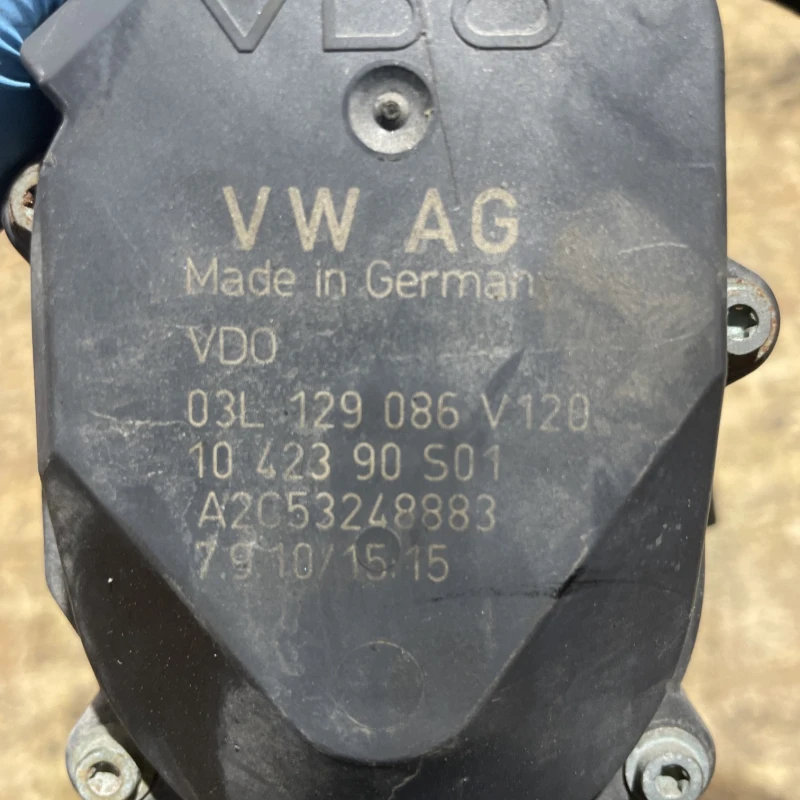 Galerie de admisie / Volkswagen Passat B6 2010 / Motor, racire si evacuare