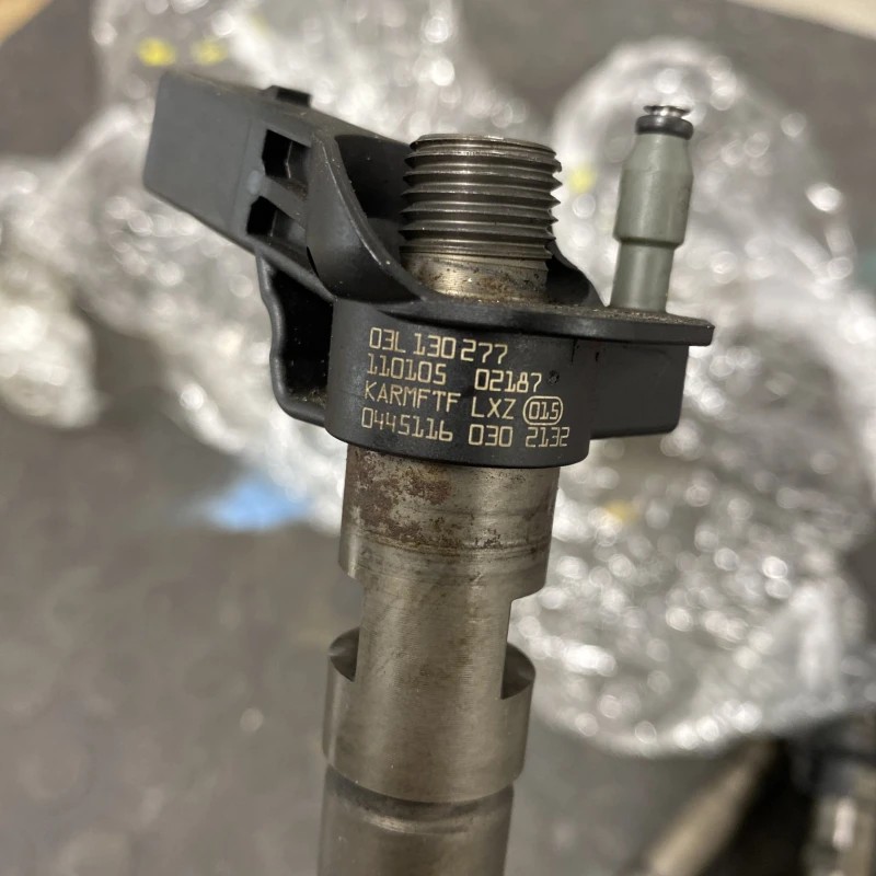 Injector Volkswagen Passat B6 2010