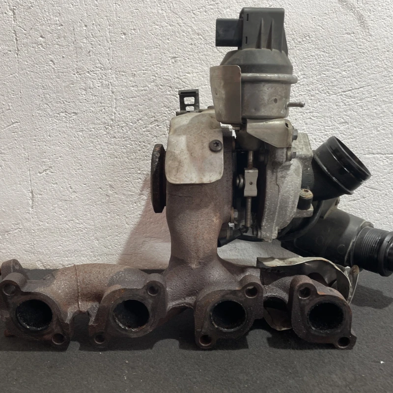 Turbosuflanta turbo turbina / Volkswagen Passat B6 2010 / Motor, racire si evacuare