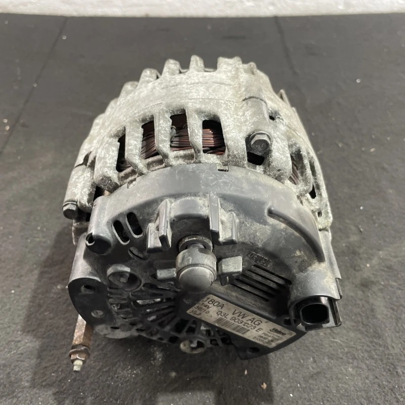 Alternator / Volkswagen Passat B6 2010 / Motor, racire si evacuare
